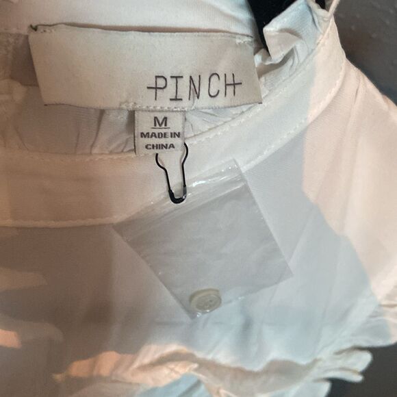 Ladies Pinch Tiered white high neck ruffled sleeveless top keyhole back Medium - Picture 5 of 8